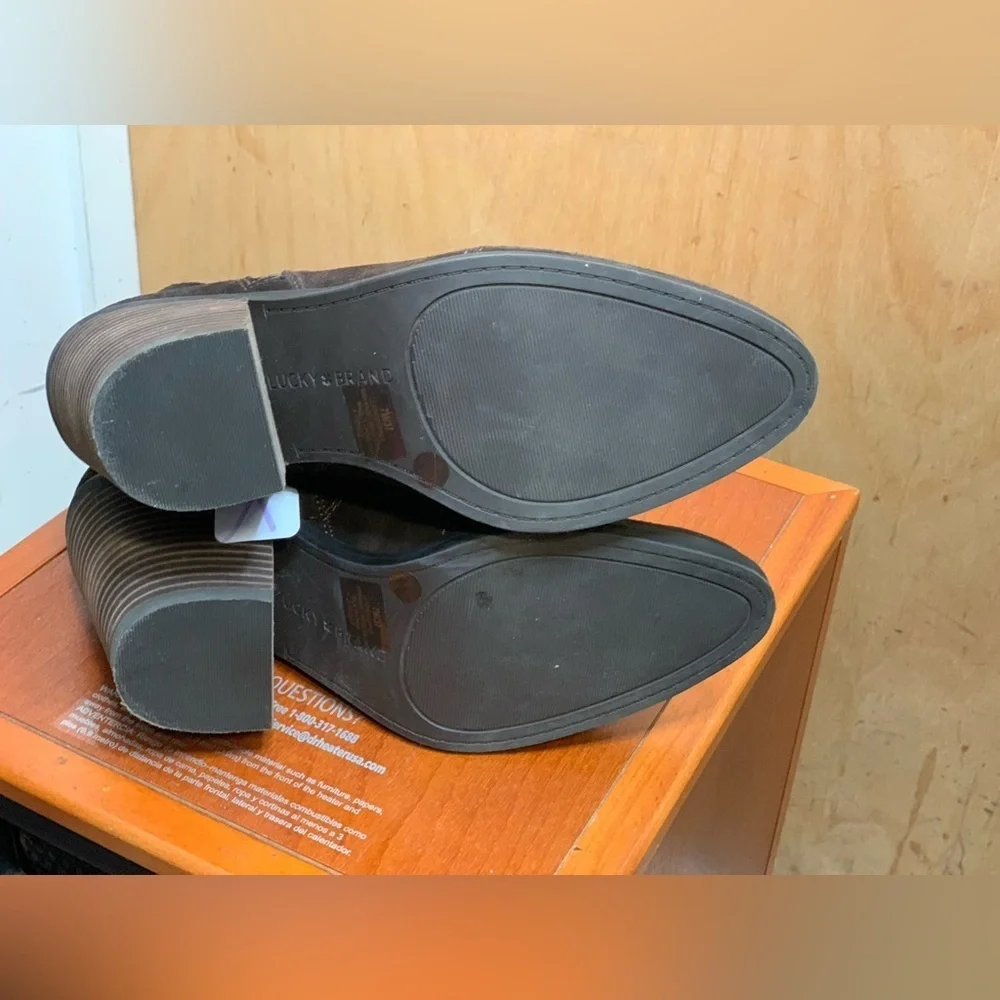 Lucky Brand Brown Suede Ankle Booties.     Size-7M